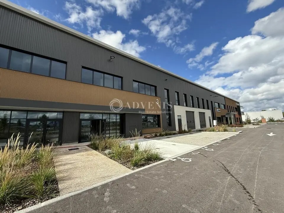 Flex in Saint-Priest for lease Building Photo- Image 1 of 13