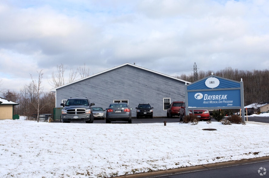 161 Intrepid Ln, Syracuse, NY for sale - Building Photo - Image 1 of 1