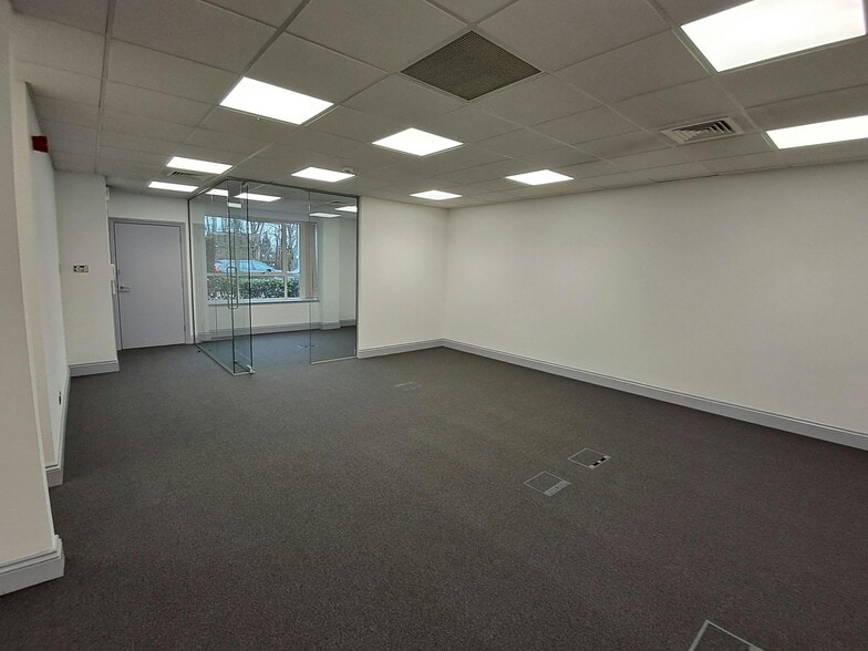 City Limits, Reading for lease - Building Photo - Image 2 of 10