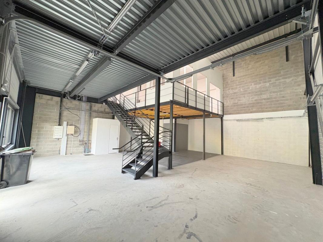 Flex in Poissy for sale Interior Photo- Image 1 of 11
