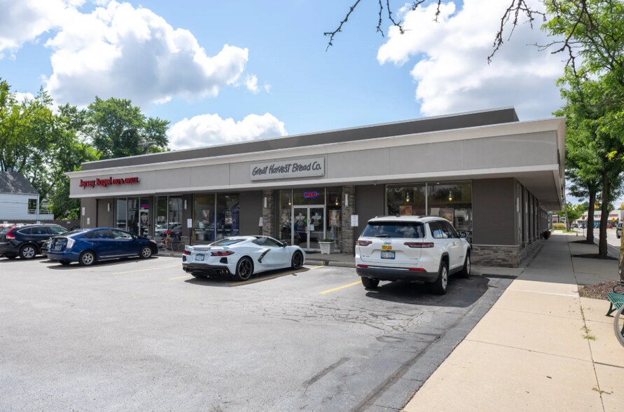 1137-1157 S Adams Rd, Birmingham, MI for lease - Building Photo - Image 2 of 5