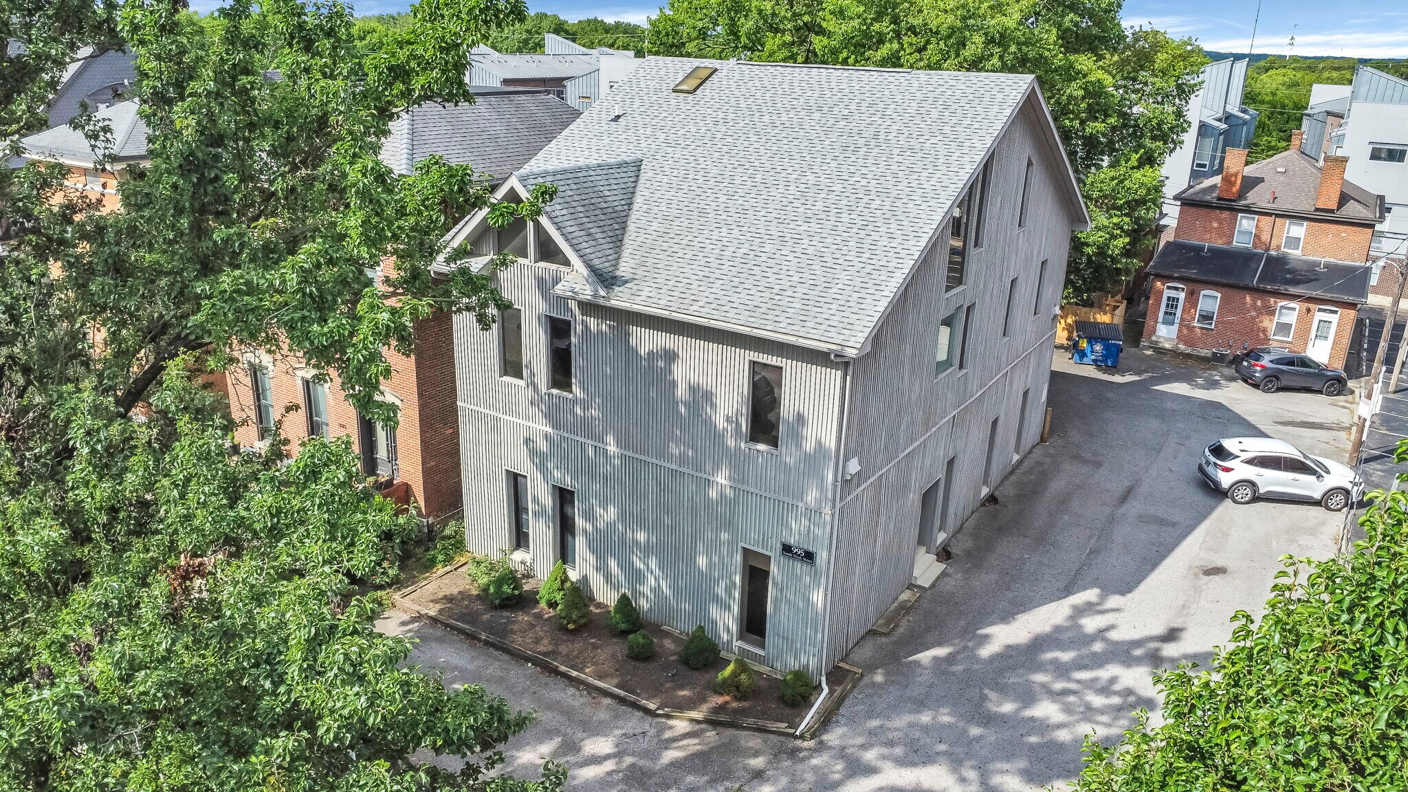 995 S High St, Columbus, OH for lease Building Photo- Image 1 of 14