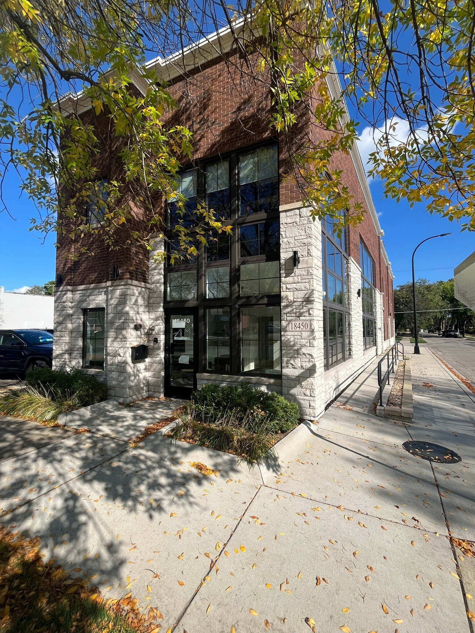 18450 Mack Ave, Grosse Pointe, MI for lease Building Photo- Image 1 of 16
