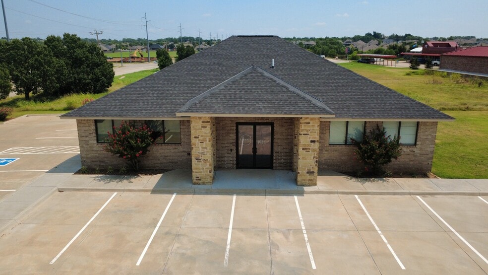1140 NW 192nd St, Edmond, OK for lease - Building Photo - Image 3 of 25