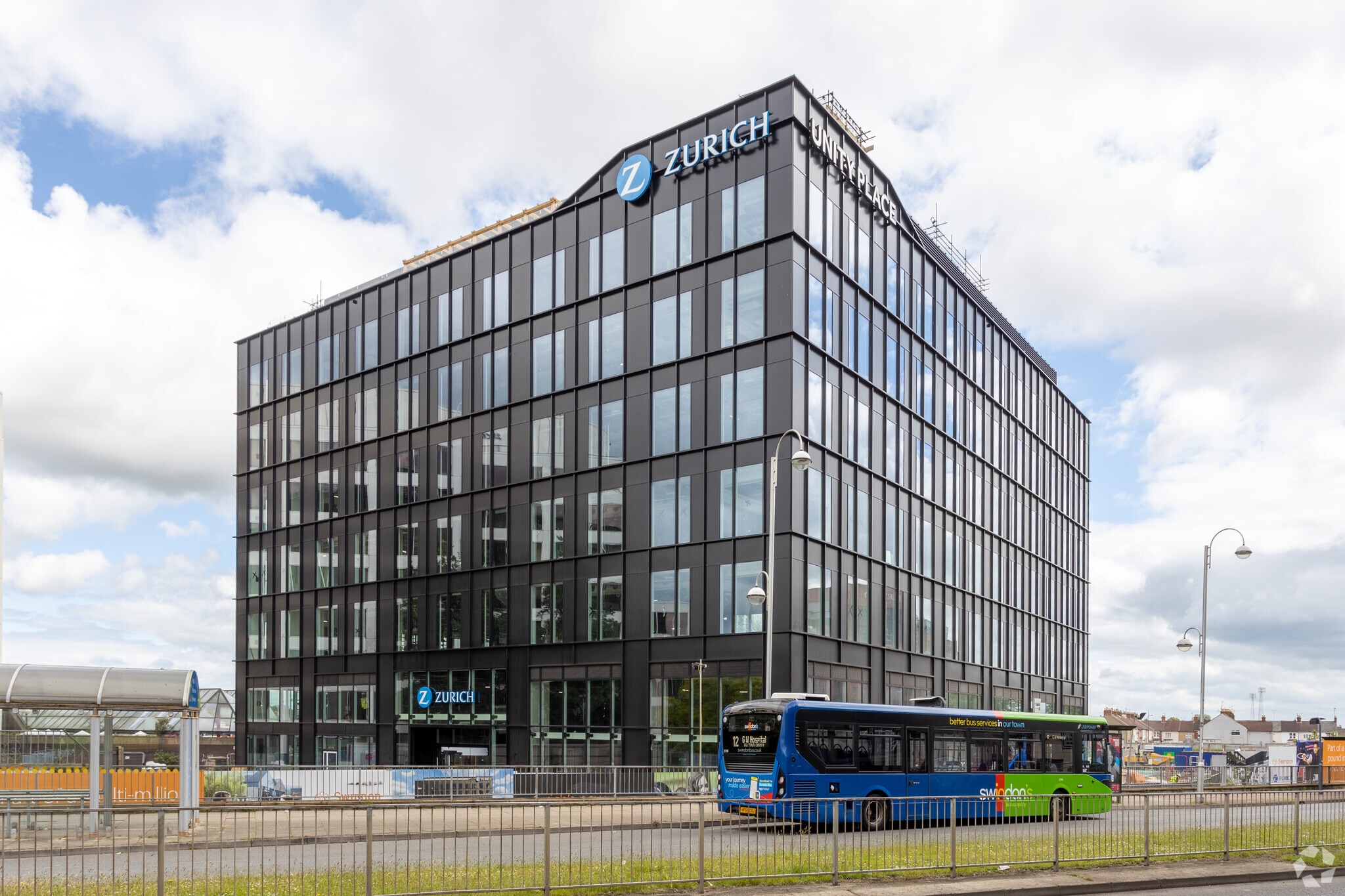 1 Carfax Close, Swindon for sale Primary Photo- Image 1 of 1