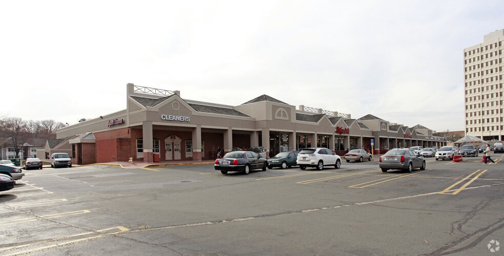 4600-4620 Kenmore Ave, Alexandria, VA for lease - Primary Photo - Image 1 of 5
