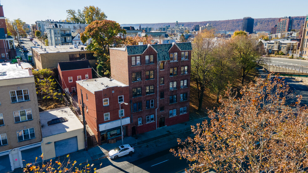 28 Yonkers Ave, Yonkers, NY for sale - Building Photo - Image 3 of 7