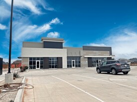South Lubbock Shopping Center - Storefront Property