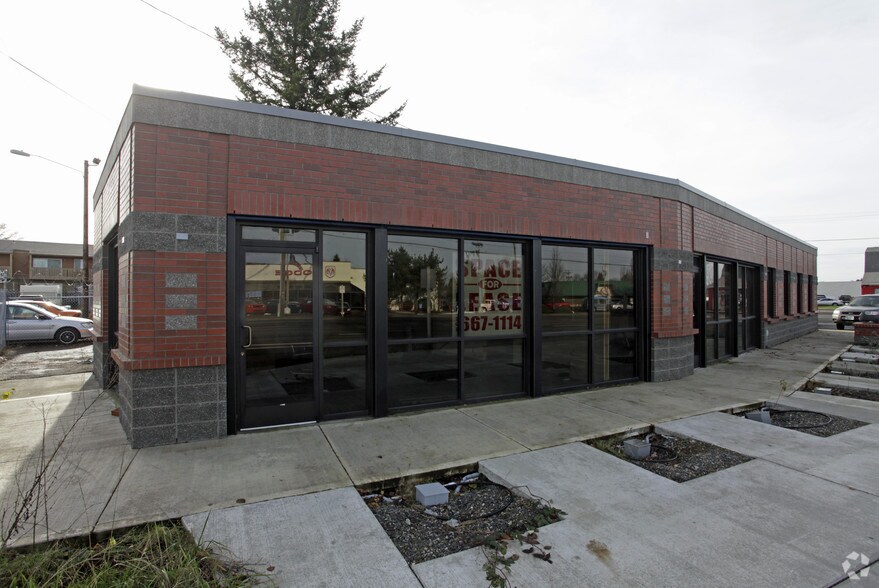 750 NE Burnside Rd, Gresham, OR for sale - Building Photo - Image 1 of 1