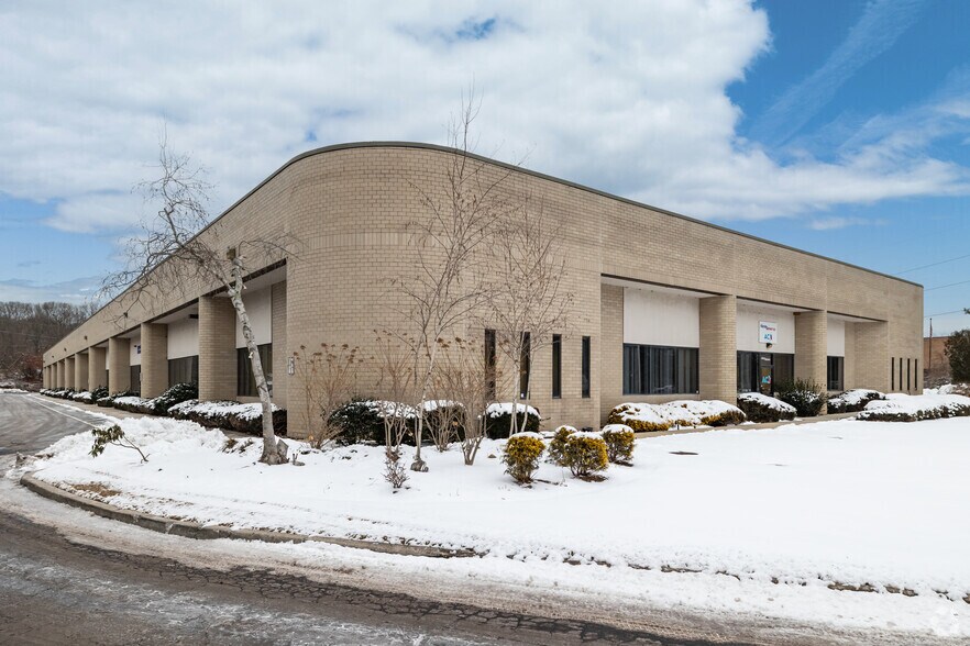 47 Mall Dr, Commack, NY for sale - Primary Photo - Image 1 of 1