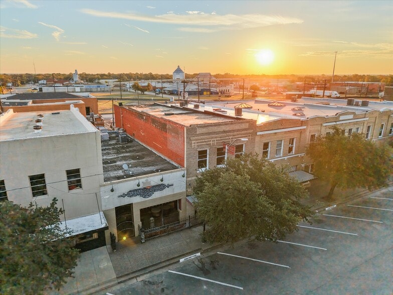 107 S Beaton St, Corsicana, TX for sale - Building Photo - Image 1 of 66