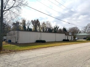 2076 Allied Dr, Gainesville, GA for lease Building Photo- Image 2 of 5