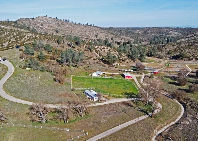 2250 La Panza Rd, Creston, CA for sale Primary Photo- Image 1 of 1
