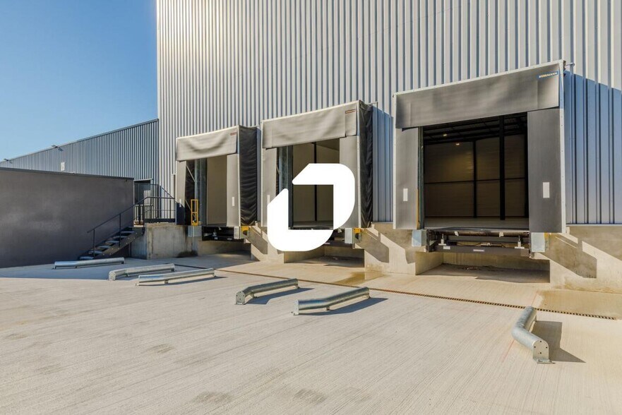 Industrial in Corbas for lease - Building Photo - Image 3 of 32