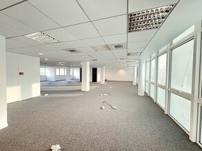 Avenue Du Prado, Marseille for lease Interior Photo- Image 2 of 5