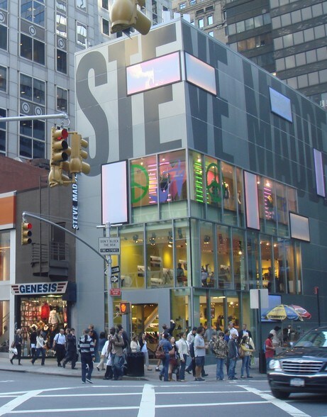 720 Lexington Ave, New York, NY for sale - Primary Photo - Image 1 of 5