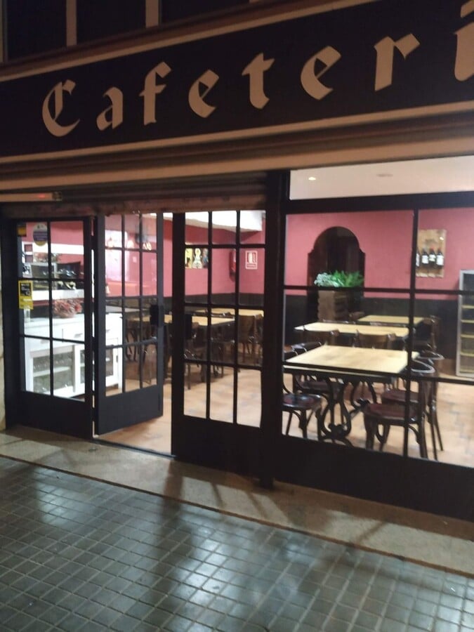 L'Hospitalet de Llobregat, BAR 08908 -  -  - Interior Photo - Image 1 of 6