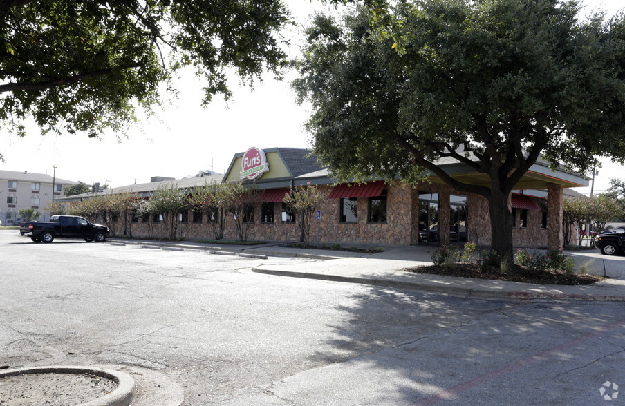 6465 Samuell Blvd, Dallas, TX for lease - Primary Photo - Image 1 of 3