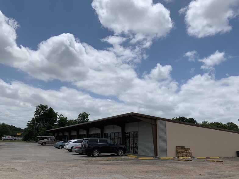 10737 Kingspoint Rd, Houston, TX for lease - Building Photo - Image 2 of 2