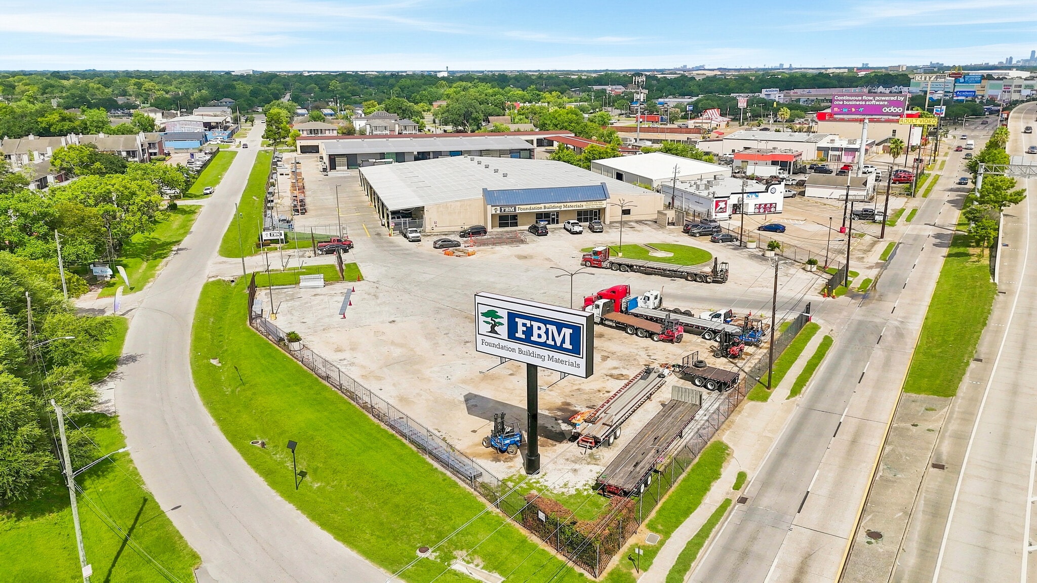 10700 Gulf Fwy, Houston, TX for lease Interior Photo- Image 1 of 6