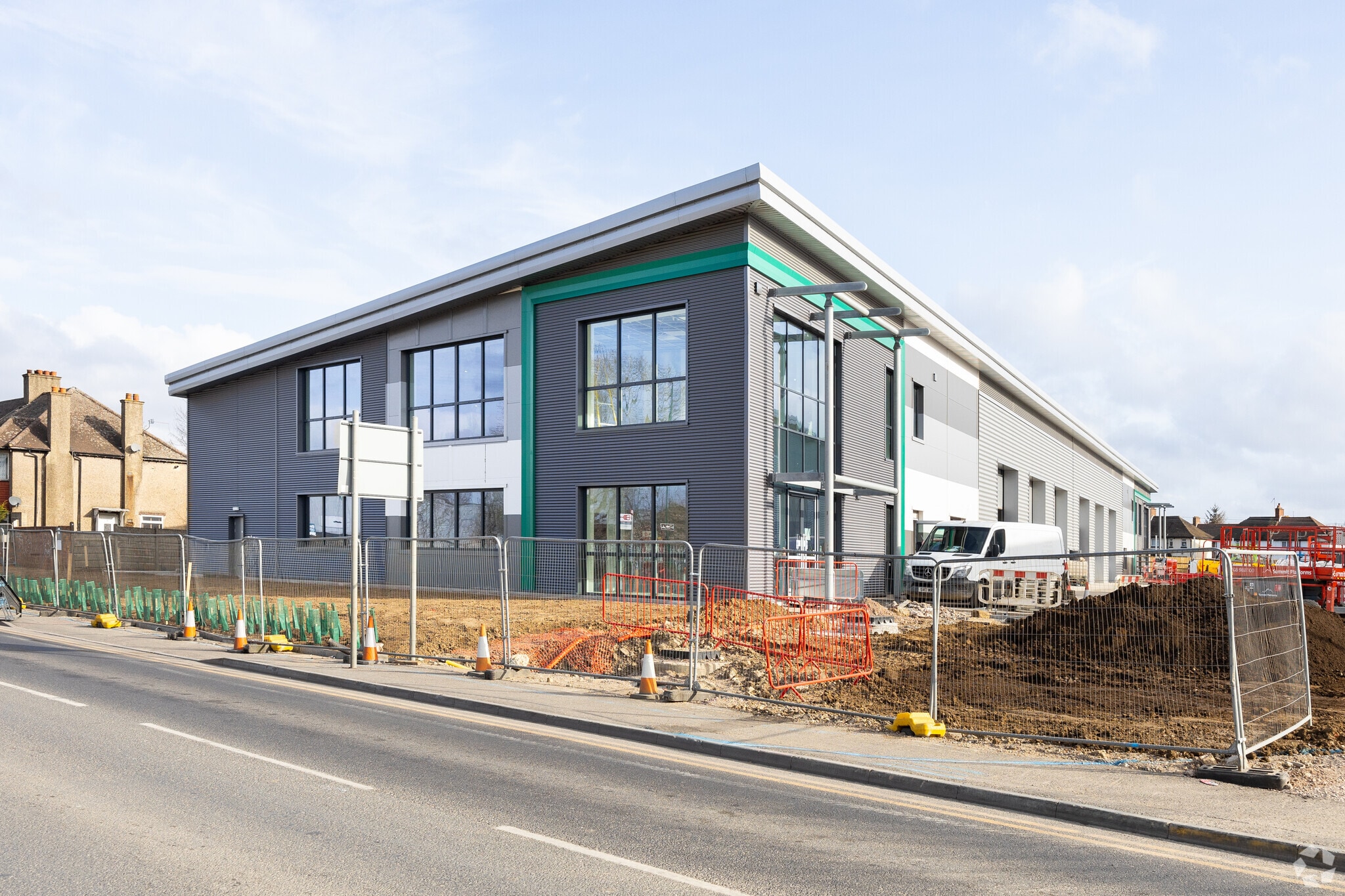 156-160 Beddington Ln, Croydon for lease Primary Photo- Image 1 of 3