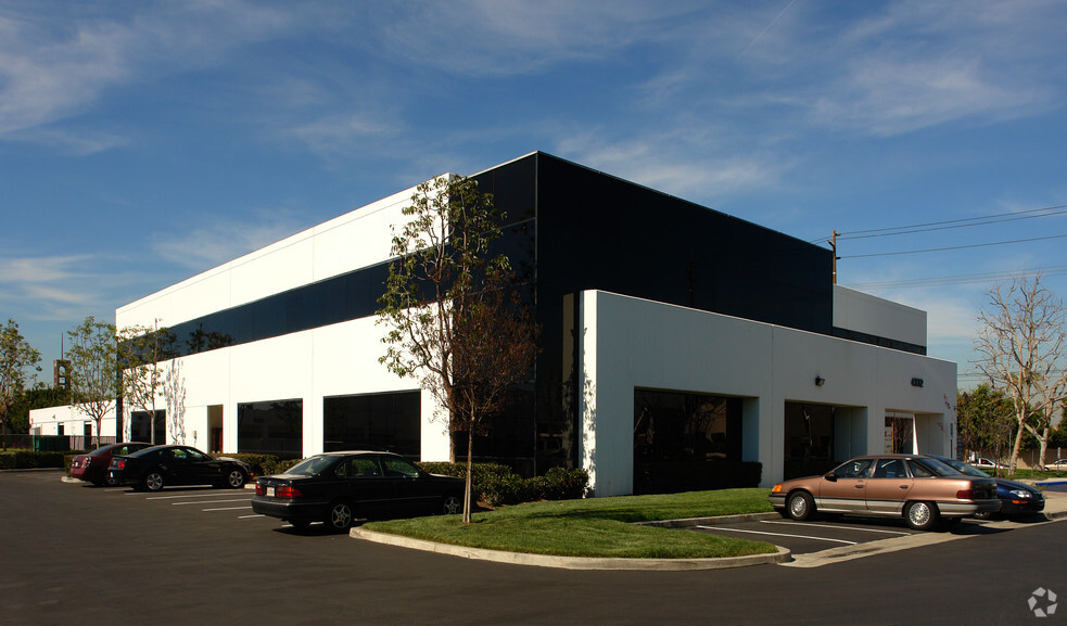 4332 Cerritos Ave, Los Alamitos, CA for lease - Primary Photo - Image 1 of 5