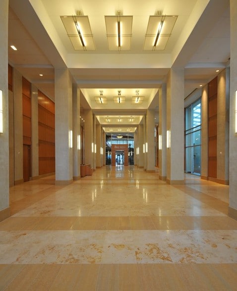 190 E Capitol St, Jackson, MS for lease - Lobby - Image 2 of 2