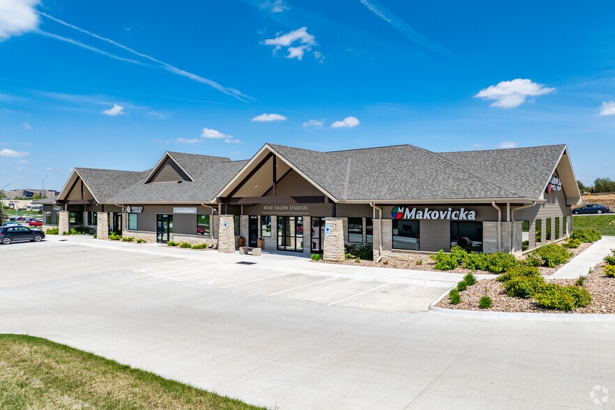 70th & Pine Lake Rd, Lincoln, NE for lease - Building Photo - Image 1 of 8