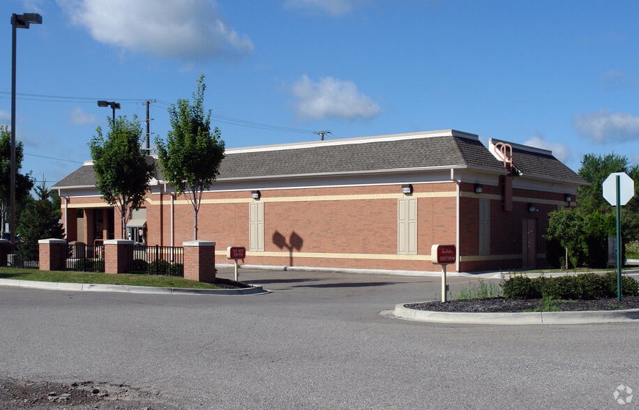 27340 Eureka Rd, Taylor, MI for sale - Building Photo - Image 2 of 2