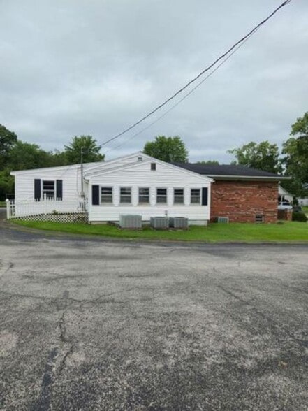 375 W College Ave, Stanton, KY for sale - Building Photo - Image 1 of 8