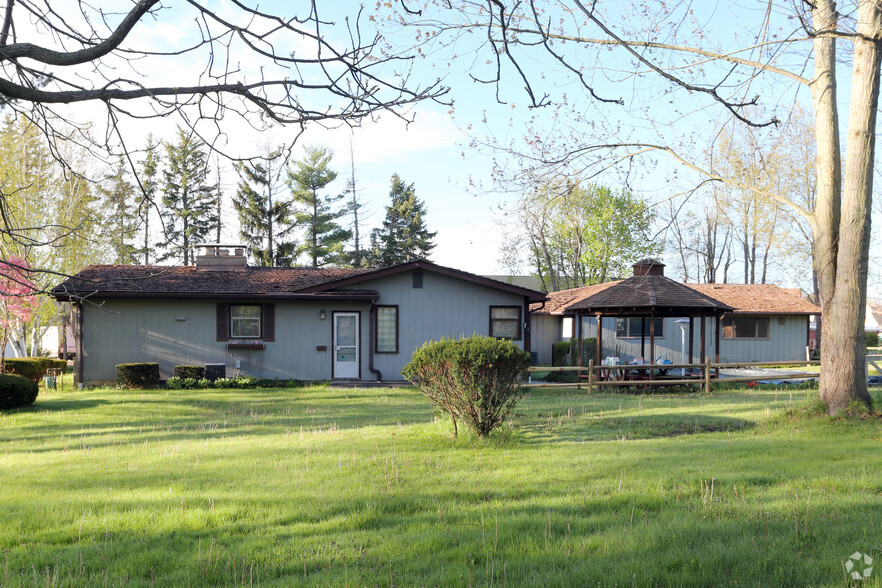 1034 Ghent Rd, Akron, OH for sale - Building Photo - Image 3 of 12