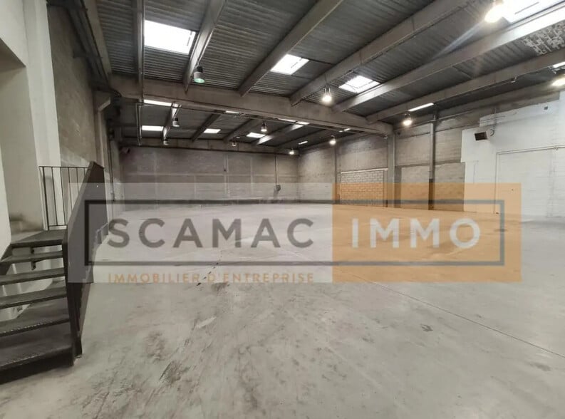 Industrial in Palaiseau for lease - Building Photo - Image 3 of 5