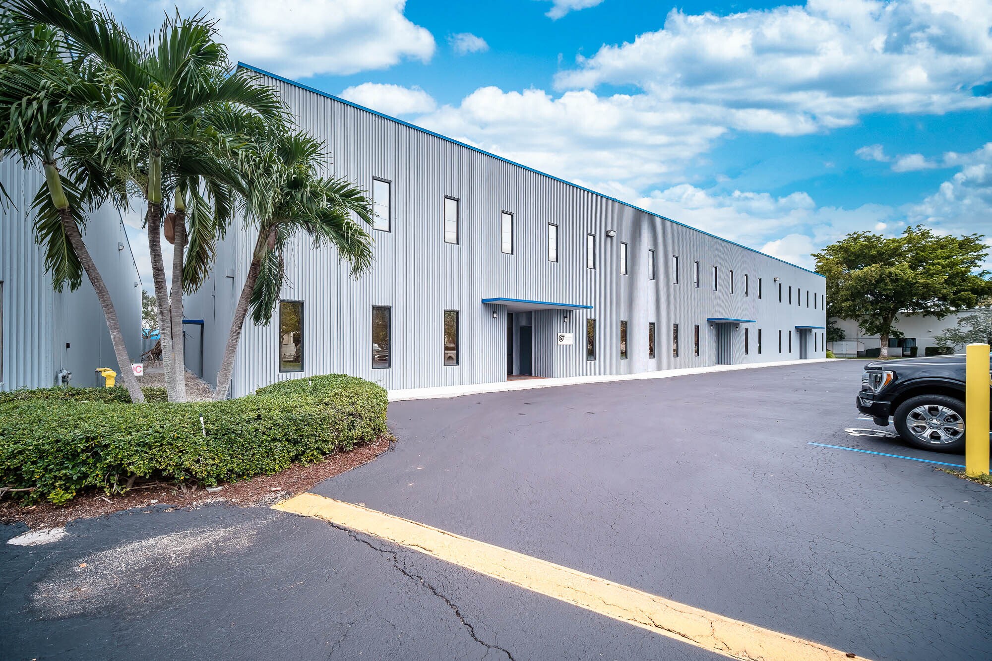 3559-3575 NW 53rd St, Fort Lauderdale, FL for lease Building Photo- Image 1 of 4