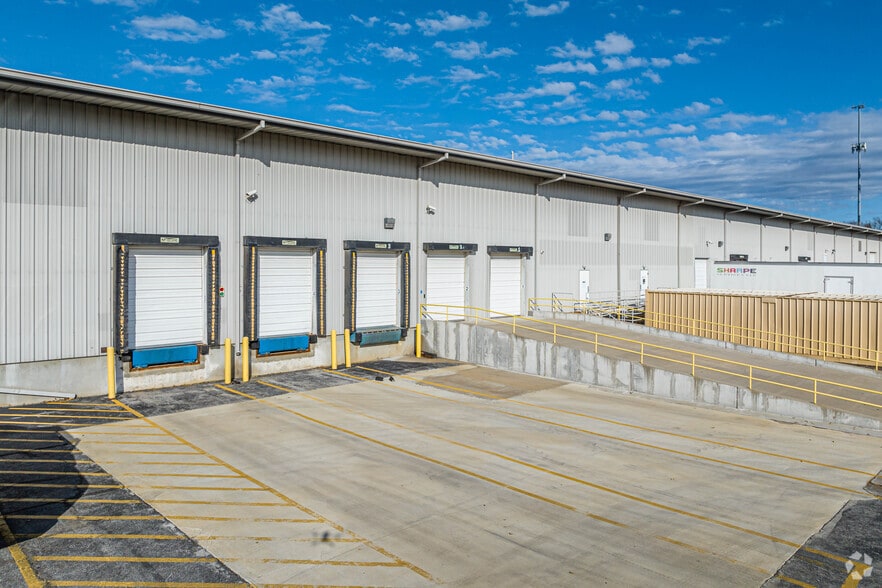 1004 Phyllis St, Bentonville, AR for lease - Building Photo - Image 3 of 4