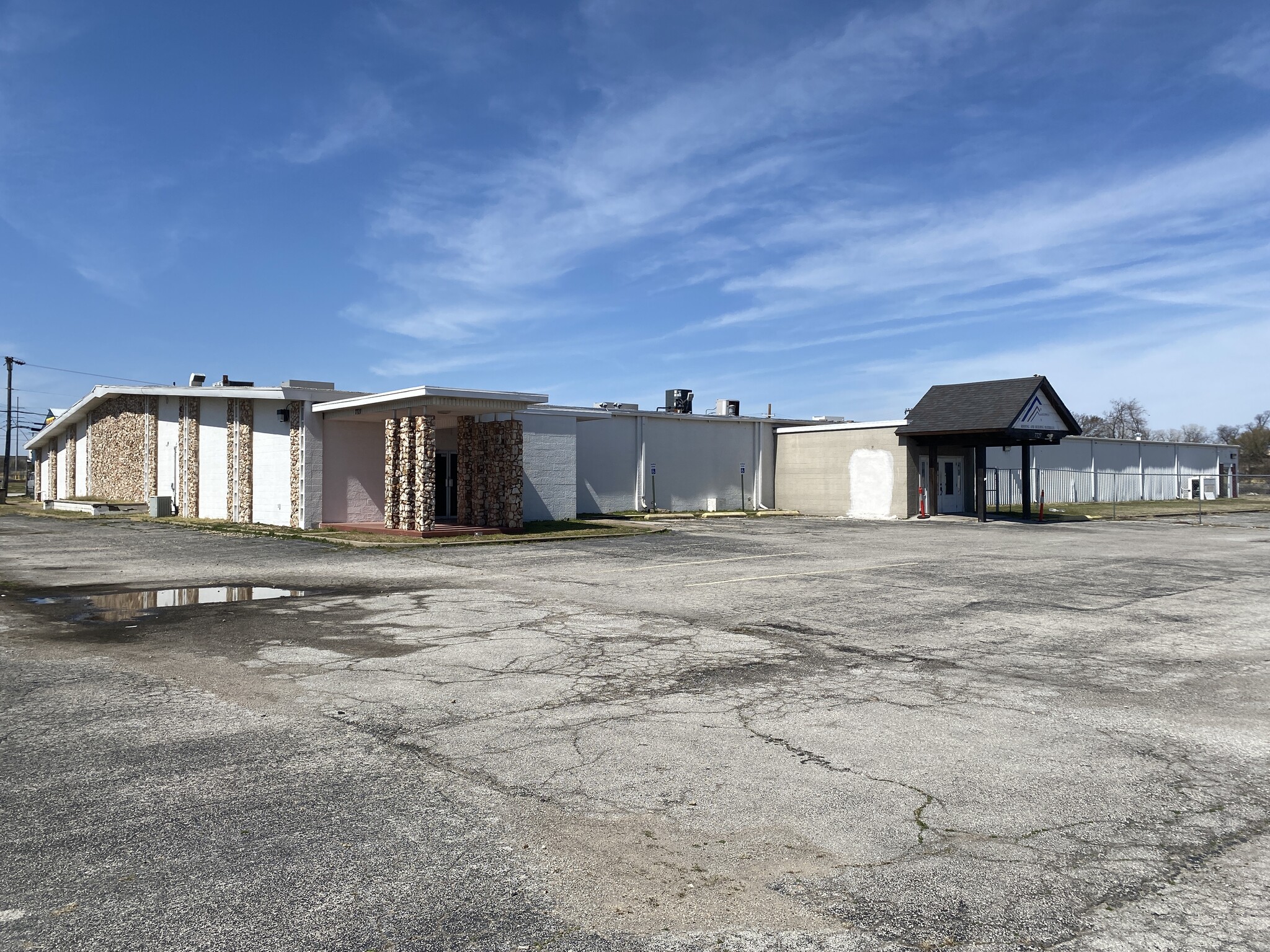 7727 E 41st St, Tulsa, OK for lease Building Photo- Image 1 of 15