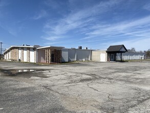 7727 E 41st St, Tulsa, OK for lease Building Photo- Image 1 of 15