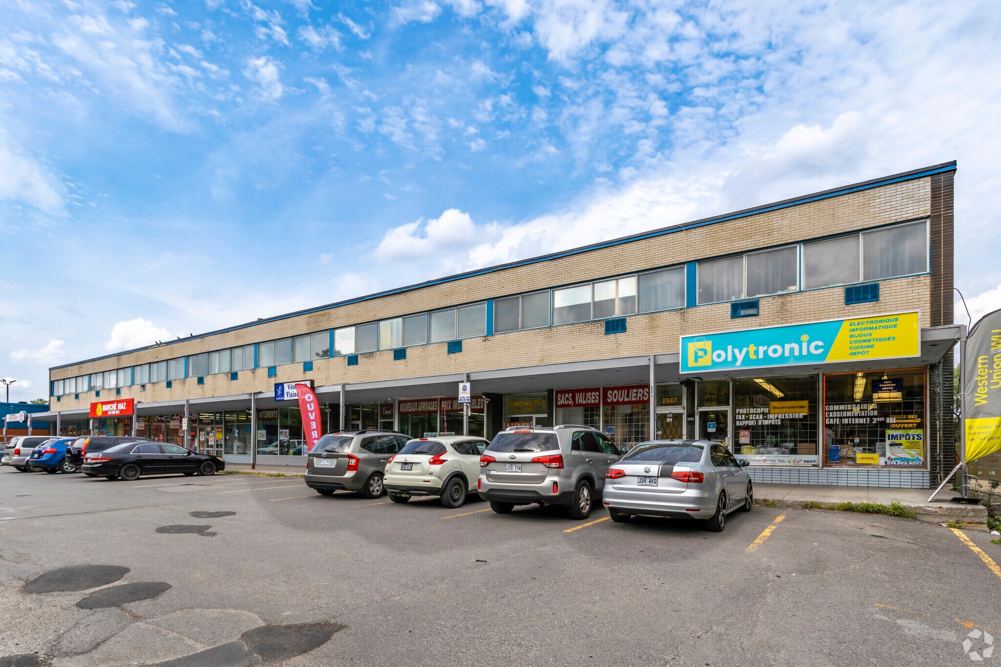 8945-8971 Boul Saint-Michel, Montréal, QC for lease Primary Photo- Image 1 of 3