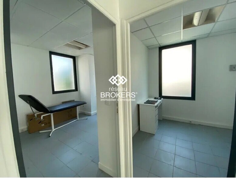 Retail in Bussy-Saint-Georges for lease - Interior Photo - Image 3 of 4