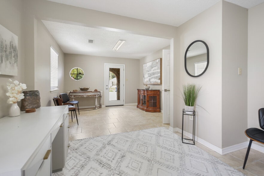 109 Smart Pl, Slidell, LA for lease - Building Photo - Image 2 of 9