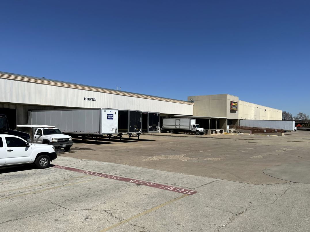 502 Fountain Pky, Grand Prairie, TX for lease Building Photo- Image 1 of 6