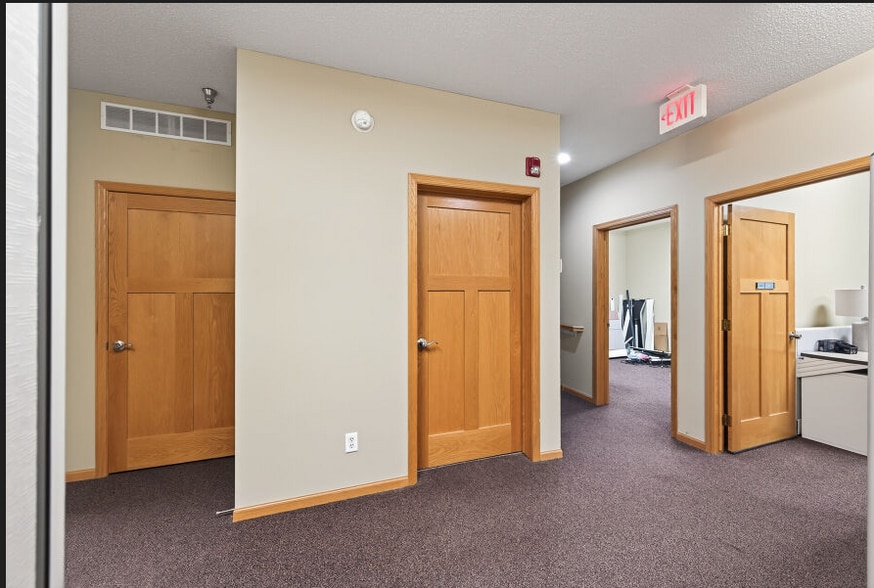 2115 County Road D E, Maplewood, MN for lease - Building Photo - Image 3 of 11