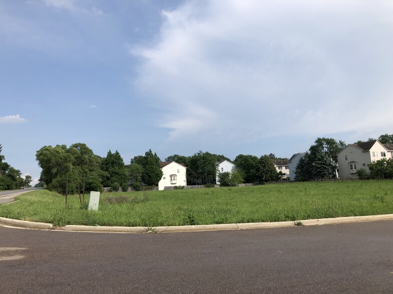 980 E Roosevelt Rd, West Chicago, IL for sale - Building Photo - Image 1 of 11