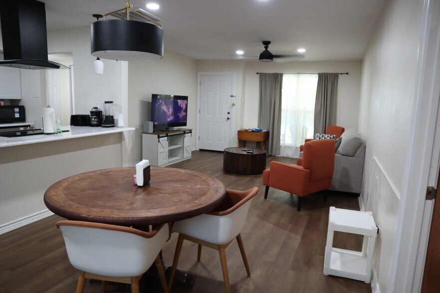 2642 Rosewood Dr, Mesquite, TX for sale - Building Photo - Image 2 of 4