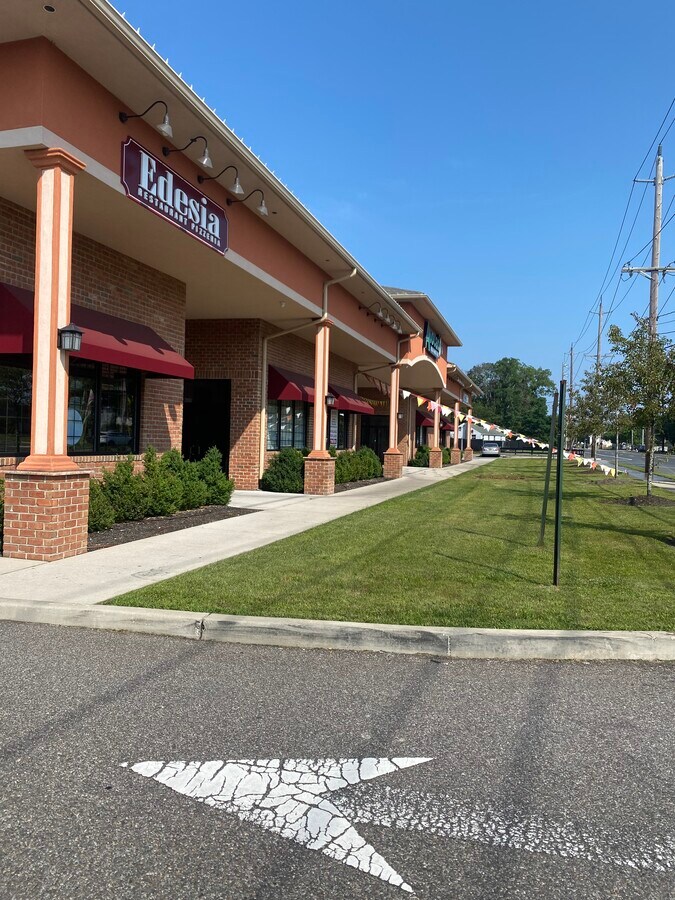 1360 Lakeland Ave, Bohemia, NY 11716 Lakeland Plaza