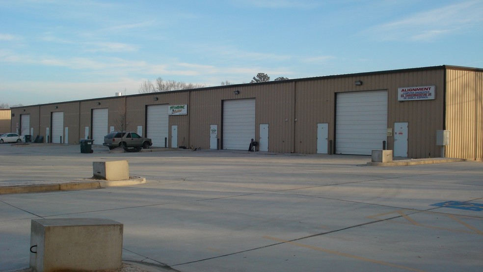 136 E Midland Ave, Winder, GA for lease - Building Photo - Image 3 of 4