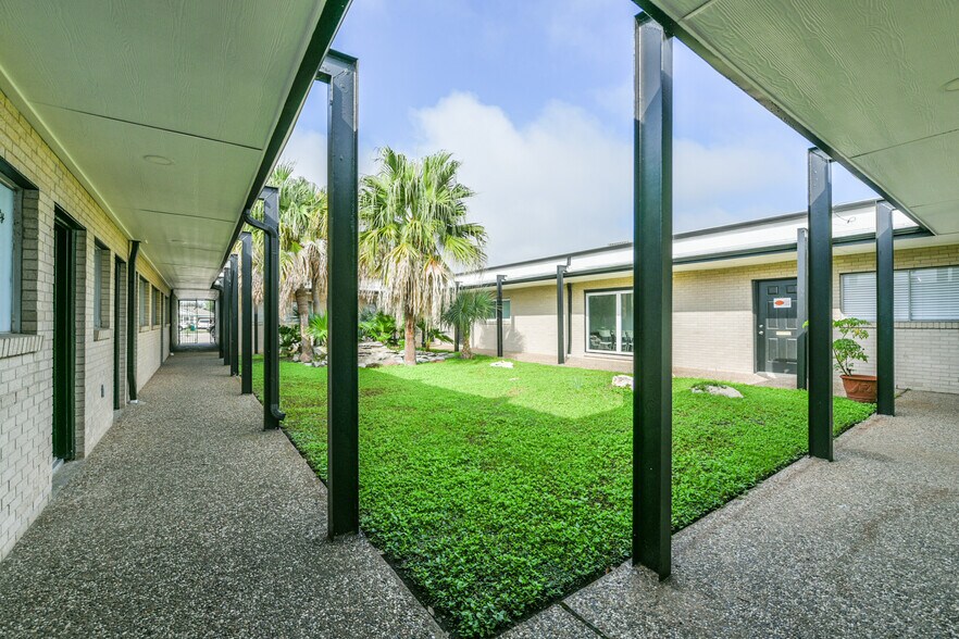 1022-1024 Pasadena Blvd, Pasadena, TX for sale - Building Photo - Image 3 of 44