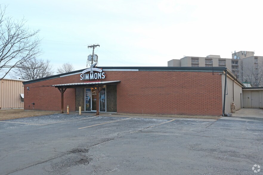 700 S Rogers Rd, Olathe, KS for sale - Primary Photo - Image 1 of 1