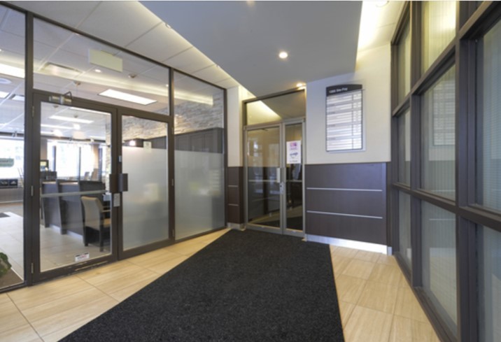 1305 Ch Sainte-Foy, Québec, QC for lease - Lobby - Image 2 of 3