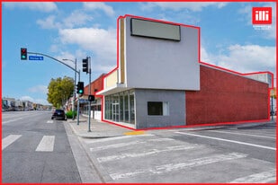 End-cap Retail Building Available! - Commercial Real Estate