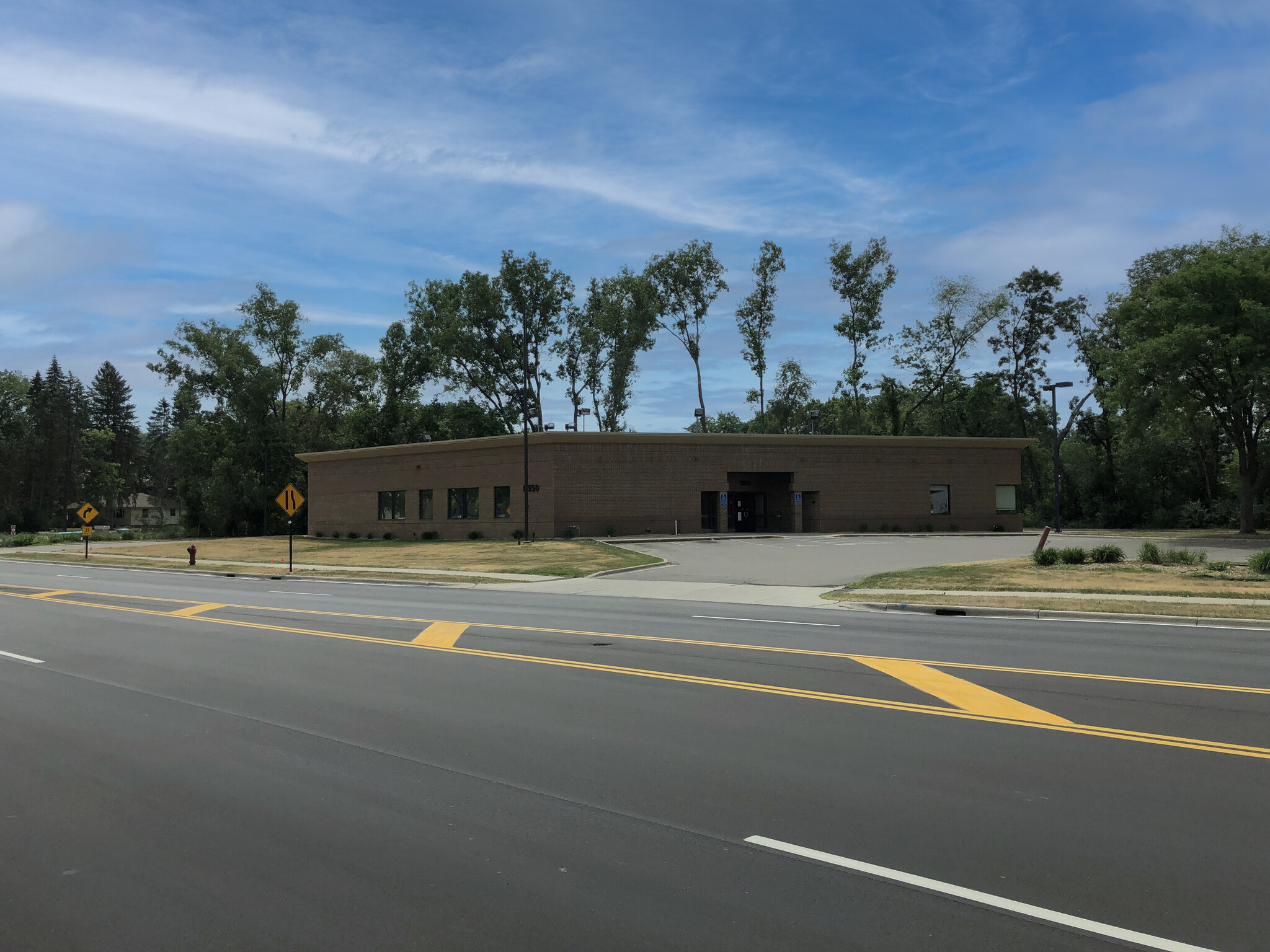 11550 NW Robinson Dr, Minneapolis, MN for sale Building Photo- Image 1 of 5